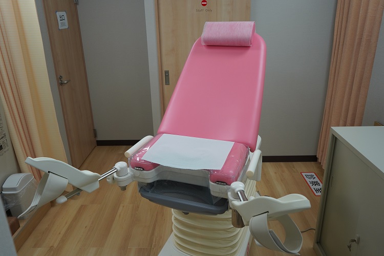 Private examination room at Ginza Hikari Clinic